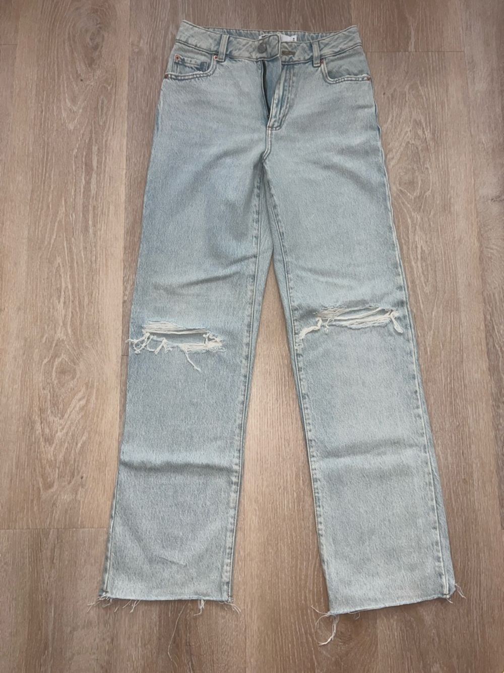Garage Light Wash Distressed 90s Straight Leg Jeans